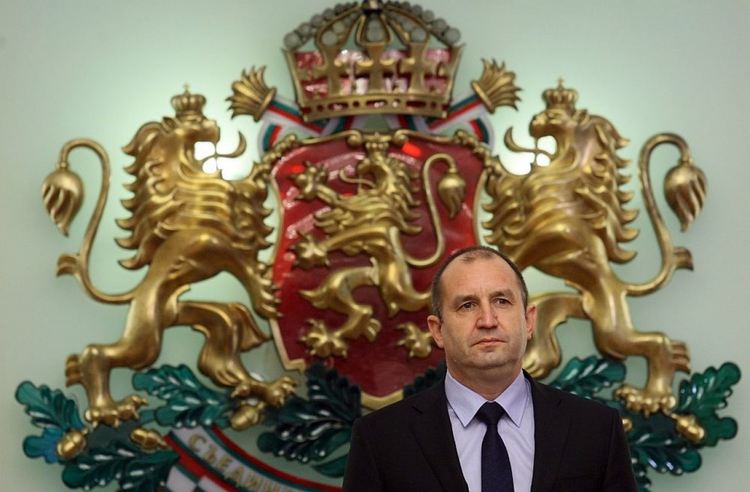 Румен Радев атакува в КС законотворческата практика на депутатите
