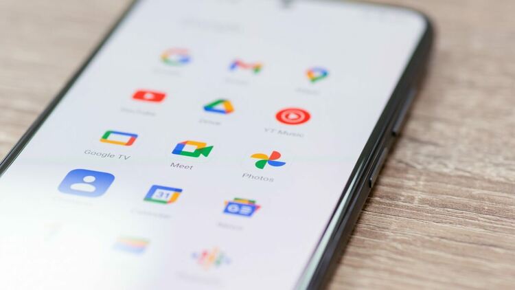 Google прекрати поддръжката на Android 12. Милиони устройства остават без защита