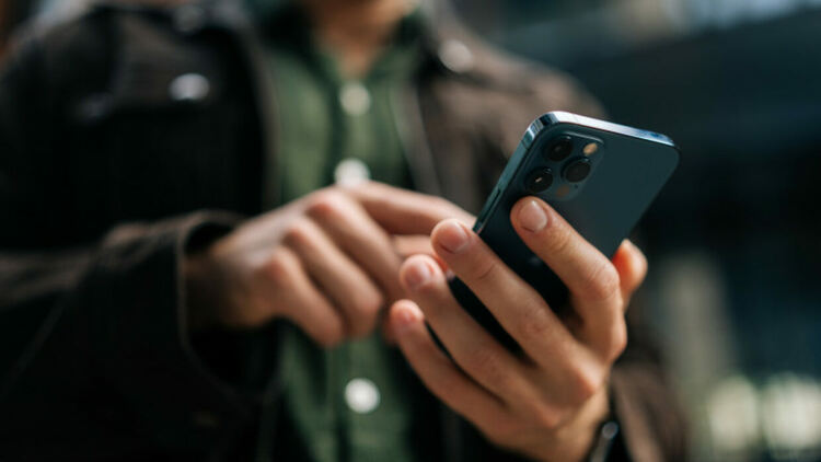 Юбилеен iPhone без физически бутони - ето какво ни готви Apple и кога да го очакваме