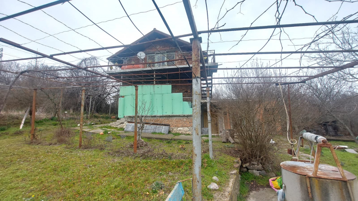 Парцел с вила в кв.Изгрев,гр.Хасково