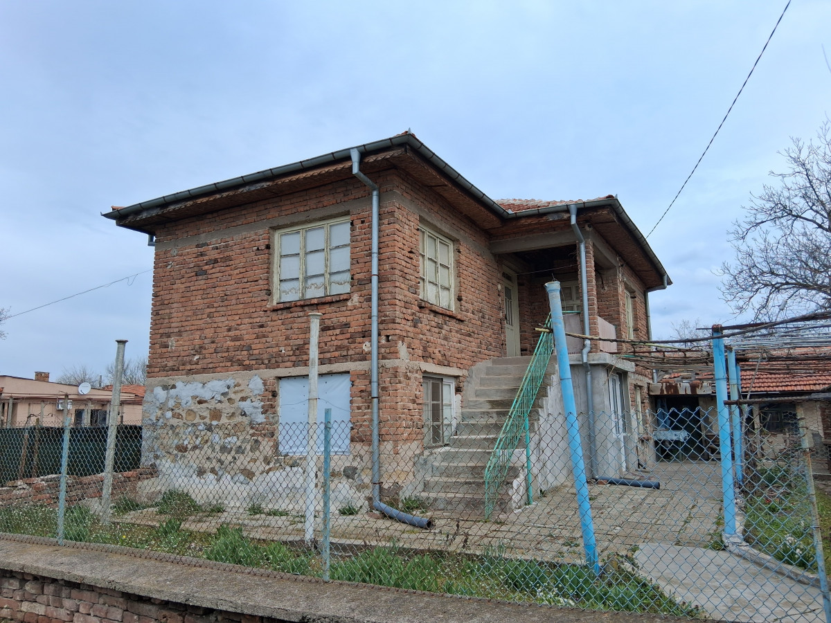 Къща в Странско