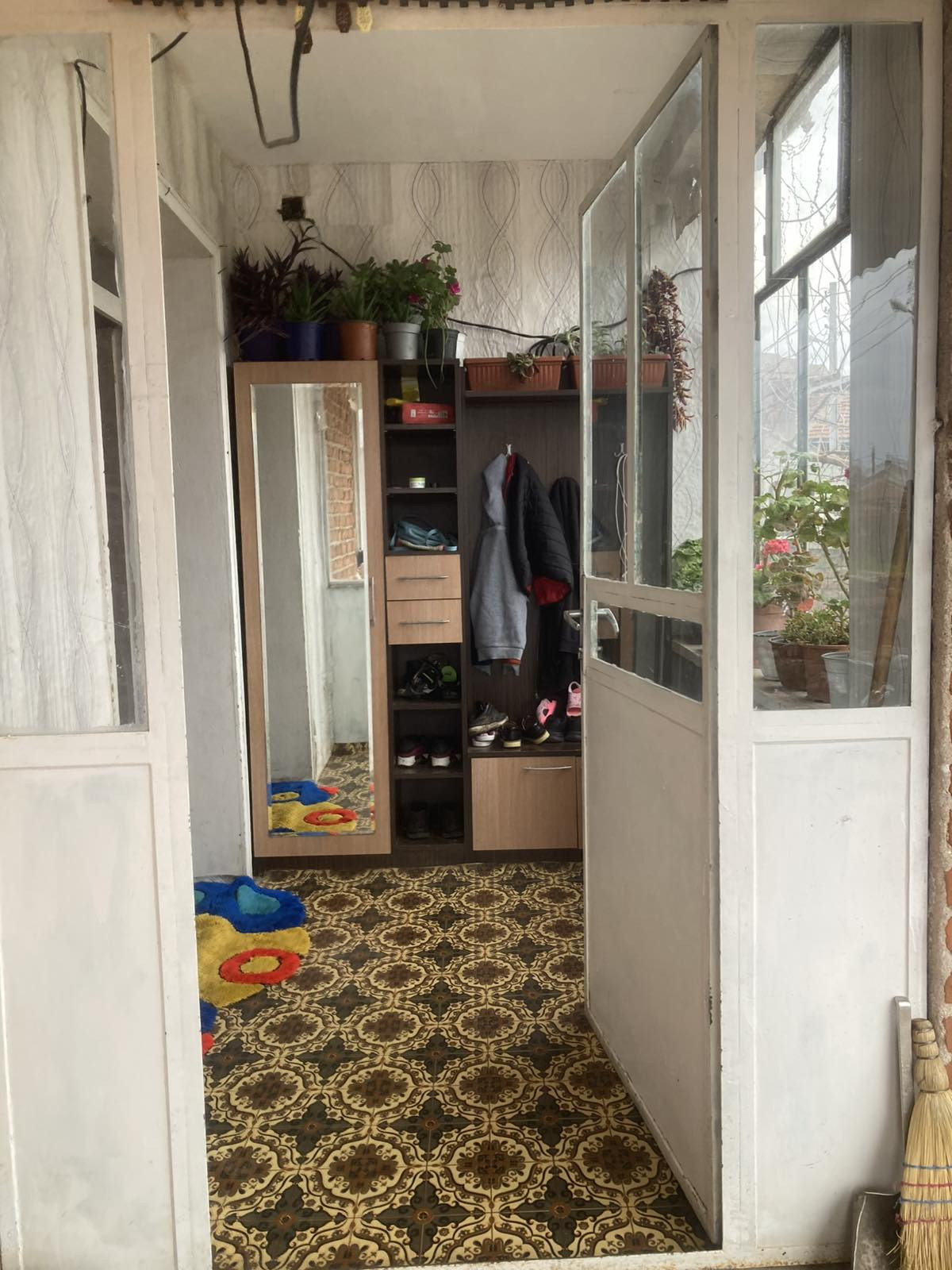 Двуетажна къща с дворно място в с.Иваново,обл.Хасково